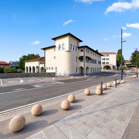 Toscanina Garni Hotel ドブロボ エクステリア 写真