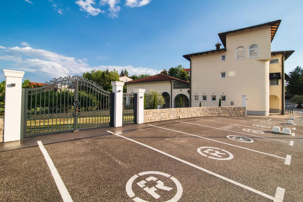 Toscanina Garni Hotel ドブロボ エクステリア 写真